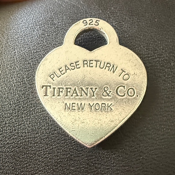 Tiffany & Co. Silver Heart Charm Pendant Vintage “Return to Tiffany Heart” 925 - Picture 4 of 10